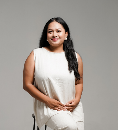 Agnes, contract and events associate at The About Wedding